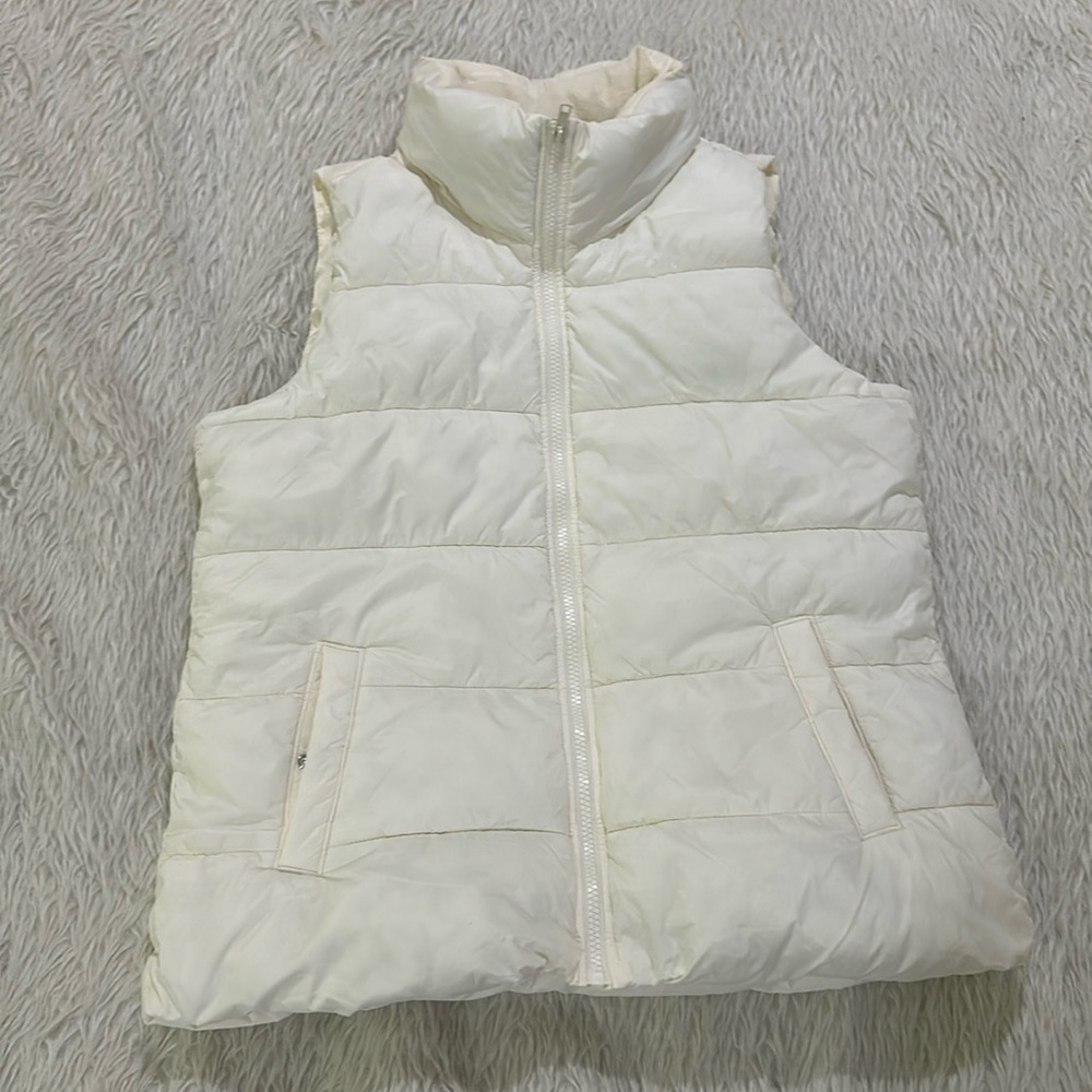 Old navy white puffy winter warm zipper vest size medium